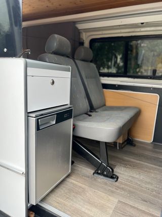 Volkswagen Transporter T5 2004