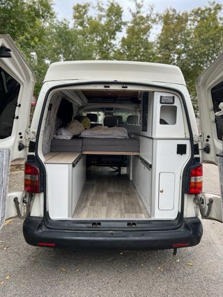 Volkswagen Transporter T5 2004