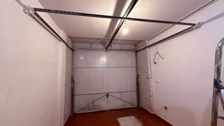 Puerta de garaje con motor