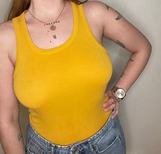 Camiseta sin mangas básica