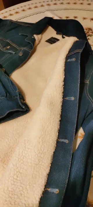 Cazadora vaquera forrada Primark Talla L