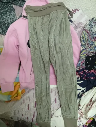 4 pantalones ligeros Talla S