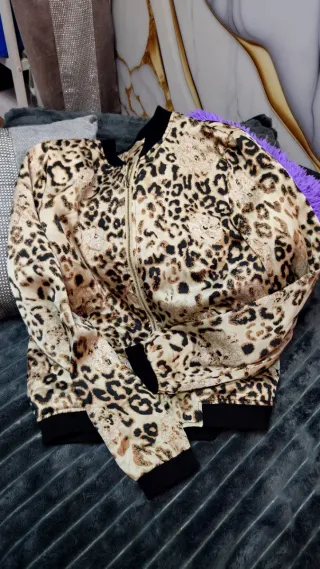 Chaqueta bomber estampado guepardo mujer