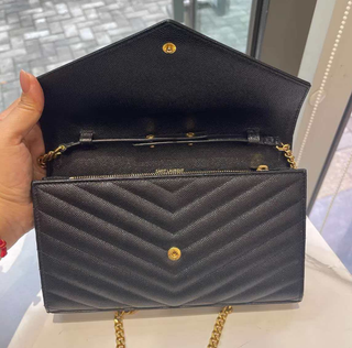 Bolso de hombro YSL Kate pequeño de cuero