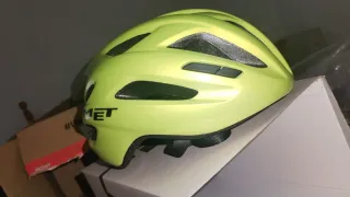 Casco de ciclismo marca MET amarillo Lima Talla M