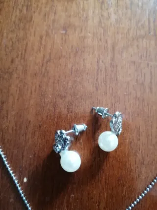 Set collana e orecchini con perle