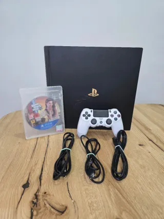 PS4 Pro 1TB Negra + Mando + GTA V