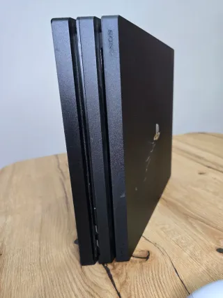 PS4 Pro 1TB Negra + Mando + GTA V