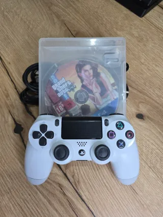 PS4 Pro 1TB Negra + Mando + GTA V