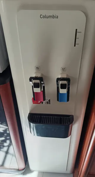 Dispensador de agua Columbia con filtros
