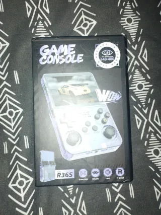 Consola Retro R36S negra