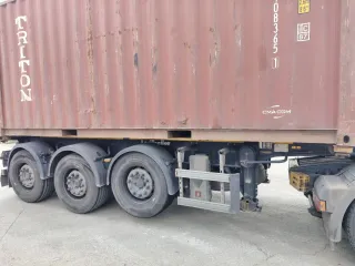 Cabeza tractora y semirremolque 20 pies