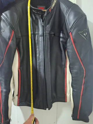 Chaqueta Dainese Moto Negra y Roja