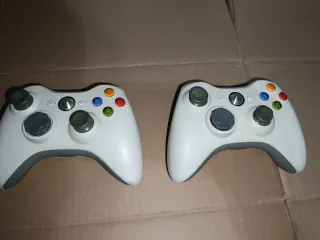 Xbox 360 con Kinect y 2 mandos