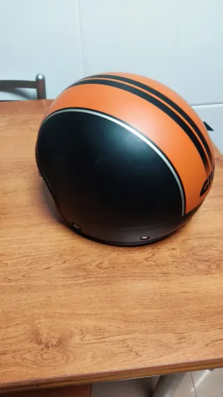 Casco Givi Jet Retro Naranja y negro.