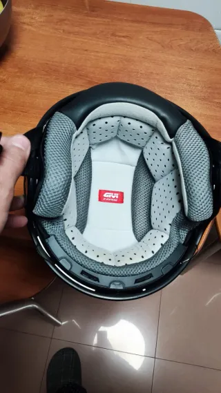 Casco Givi Jet Retro Naranja y negro.