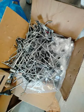 10 Estanterías metálicas plateadas