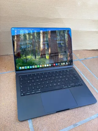 MacBook Air M2 2022 8 GB RAM 256 GB SSD