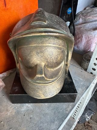 Figura Casco Bombero Bronce