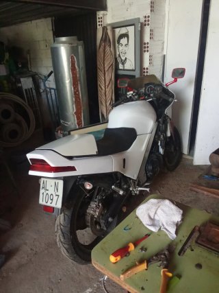 Suzuki GSX 600F Roja