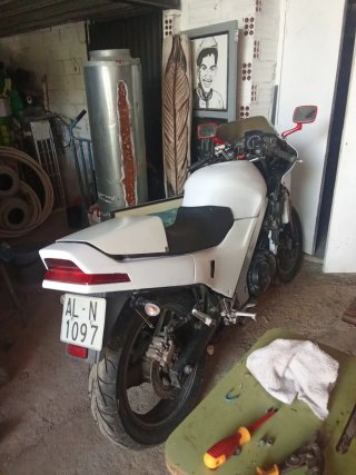 Suzuki GSX 600F Roja