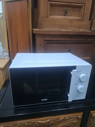 Microondas KONEN blanco
