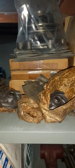 Recambios agrícolas de tractor ford 2000 y 3000.