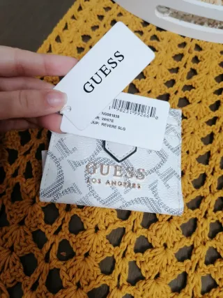 Monedero Guess Blanco y Gris