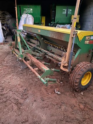 Sembradora Gil 28 Chorros con Preparador