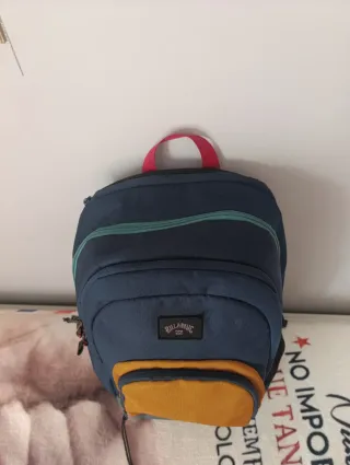 Mochila Billabong azul y amarilla