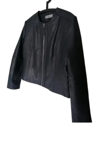 Chaqueta de cuero Isaco azul oscuro.