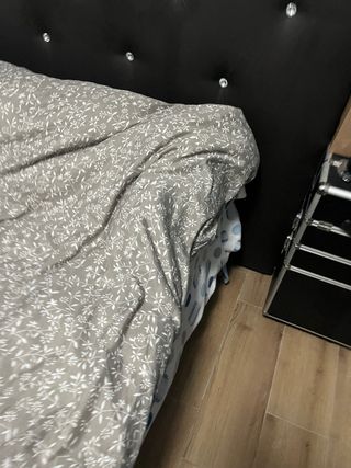 Cabecero de piel sintética marrón