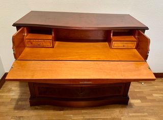 Habitación completa: cama, mesillas y cómoda