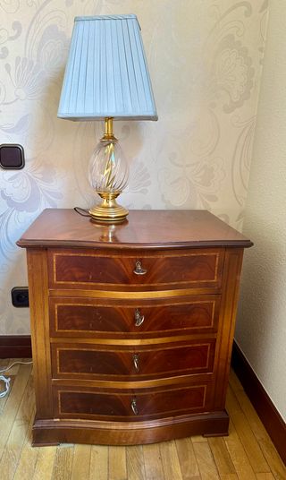 Habitación completa: cama, mesillas y cómoda