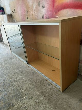 Estantería madera y cristal