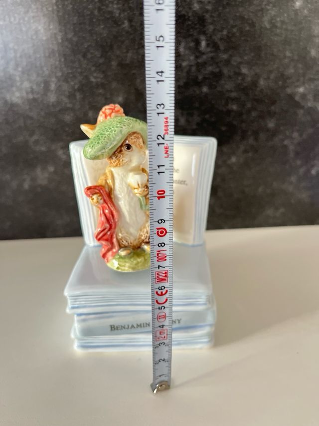 Figura Benjamin Bunny libro