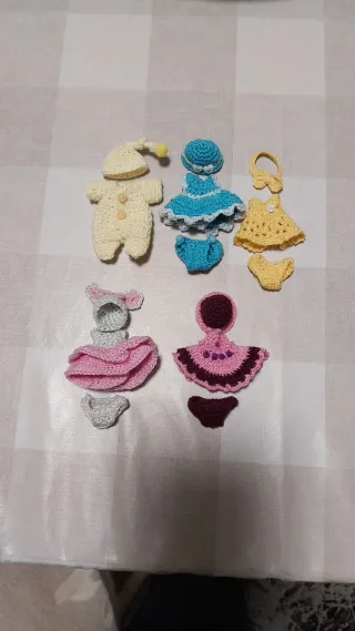 5 conjuntos Ropita para muñeco bebé Zuru