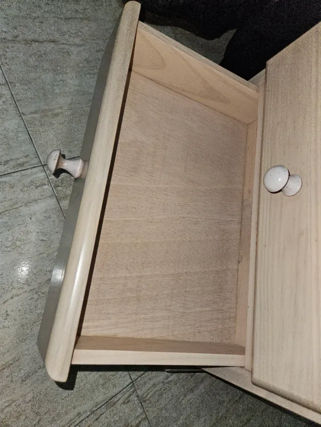 Cabecero 135cm y 2 mesillas de madera. Pino macizo