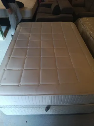 Letto con contenitore e materasso in memory foam