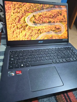 Portátil Acer Ryzen 3