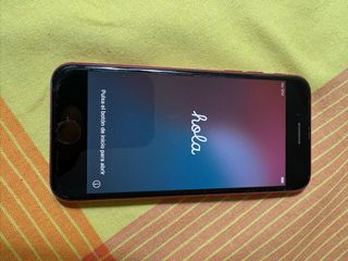 iPhone SE Rojo