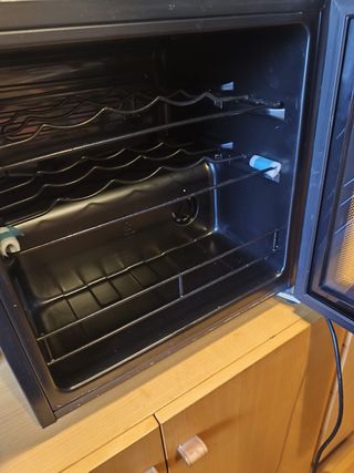 Vinoteca Exquisit Negra