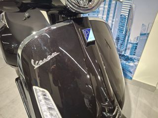 Vespa GTS Super 125 Negra Reacondicionada