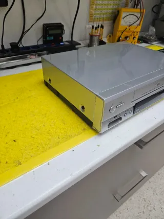 Reproductor LG LV2794 VHS Sin mando.   Seis cabeza