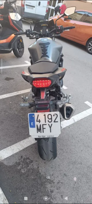 Honda Hornet 2023 Gris