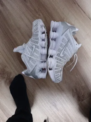 Nike Shox Talla 41 Plata y Blanco