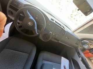 Volkswagen Transporter T5 2012