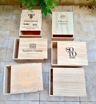 Scatole di vino in legno con tappo fai-da-te