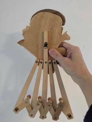 Appendiabiti artigianale in legno pieghevole