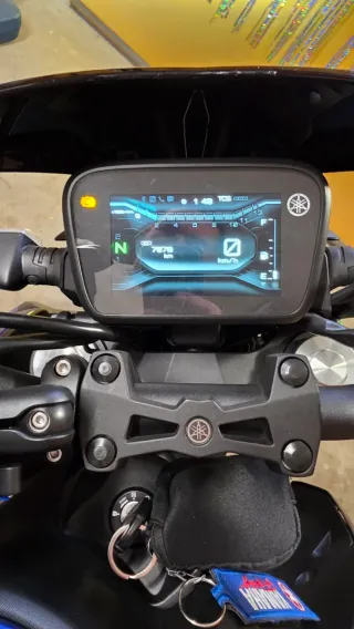Yamaha MT-125 Naked Azul y Negra